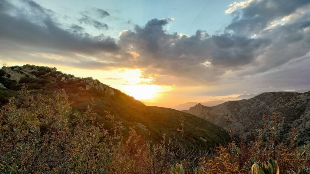 Chumash trail sunset hike at 5:30 5:30 5:30 pm Thursday